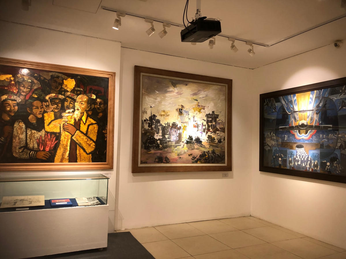 Triển lãm mỹ thuật được trưng bày tại nhà S3 Bảo tàng Lịch sử quân sự.