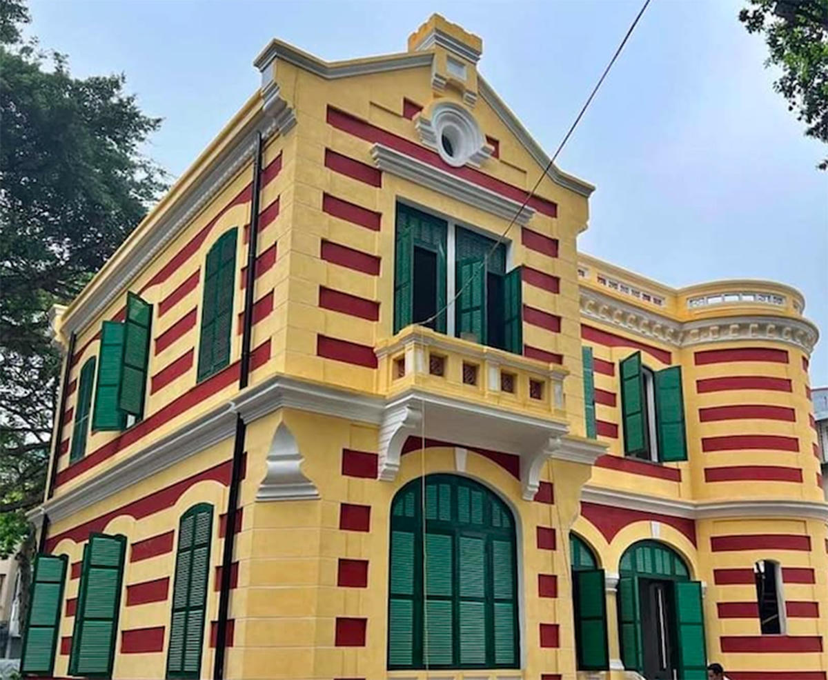Việc “mặc áo mới” cho biệt thự 49 Trần Hưng Đạo (Hoàn Kiếm, Hà Nội) gây nhiều tranh cãi.