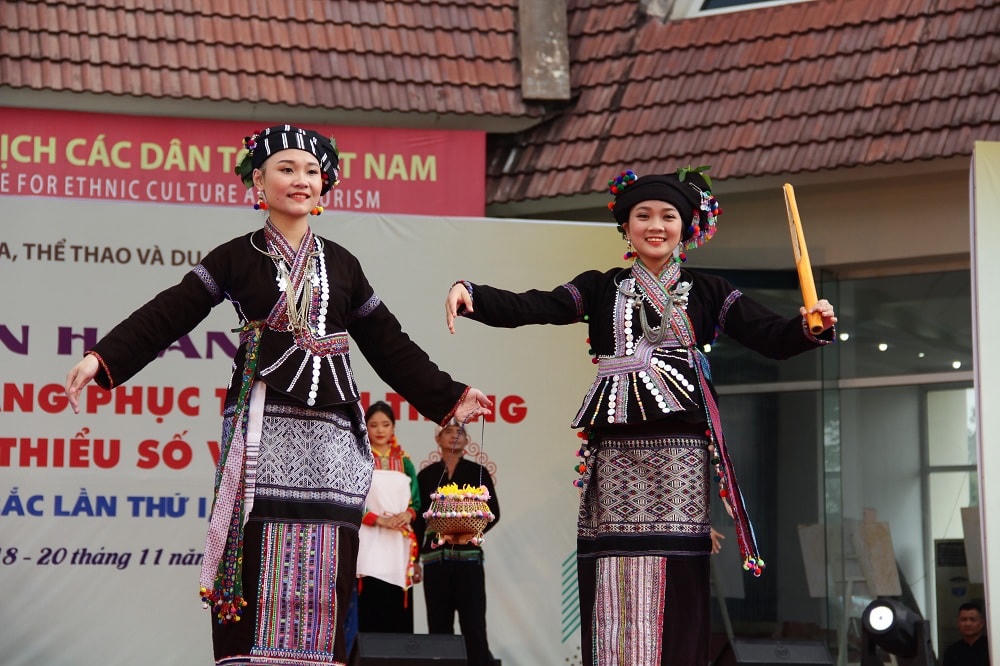 Trang phục các dân tộc đến từ Lai Châu.