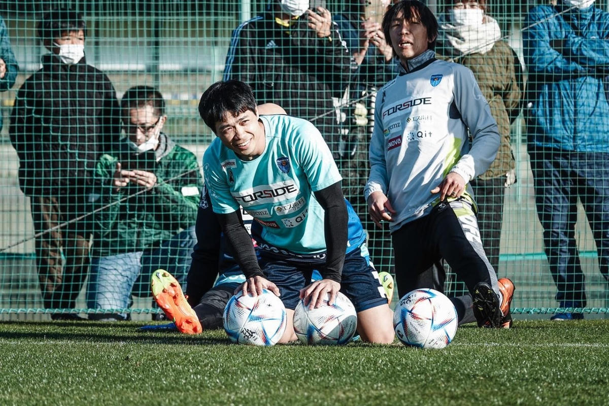 Công Phượng chưa có màn thi đấu chính thức cho Yokohama năm nay. Ảnh: Yokohama  FC.