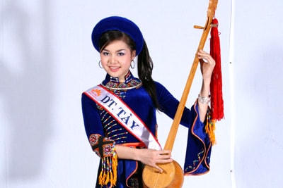 Nguyễn Thị Hoàng Nhung thời điểm đăng quang.