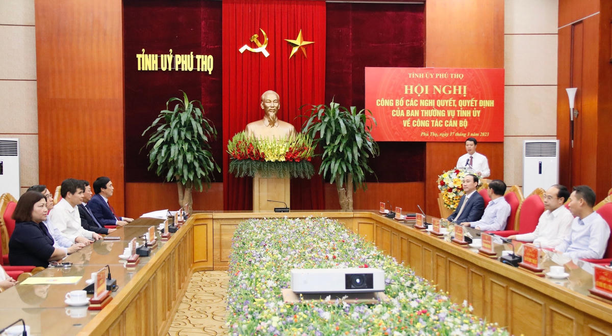 Quang cảnh Hội nghị công bố các Nghị quyết, Quyết định của Ban Thường vụ (BTV) Tỉnh uỷ về công tác cán bộ.