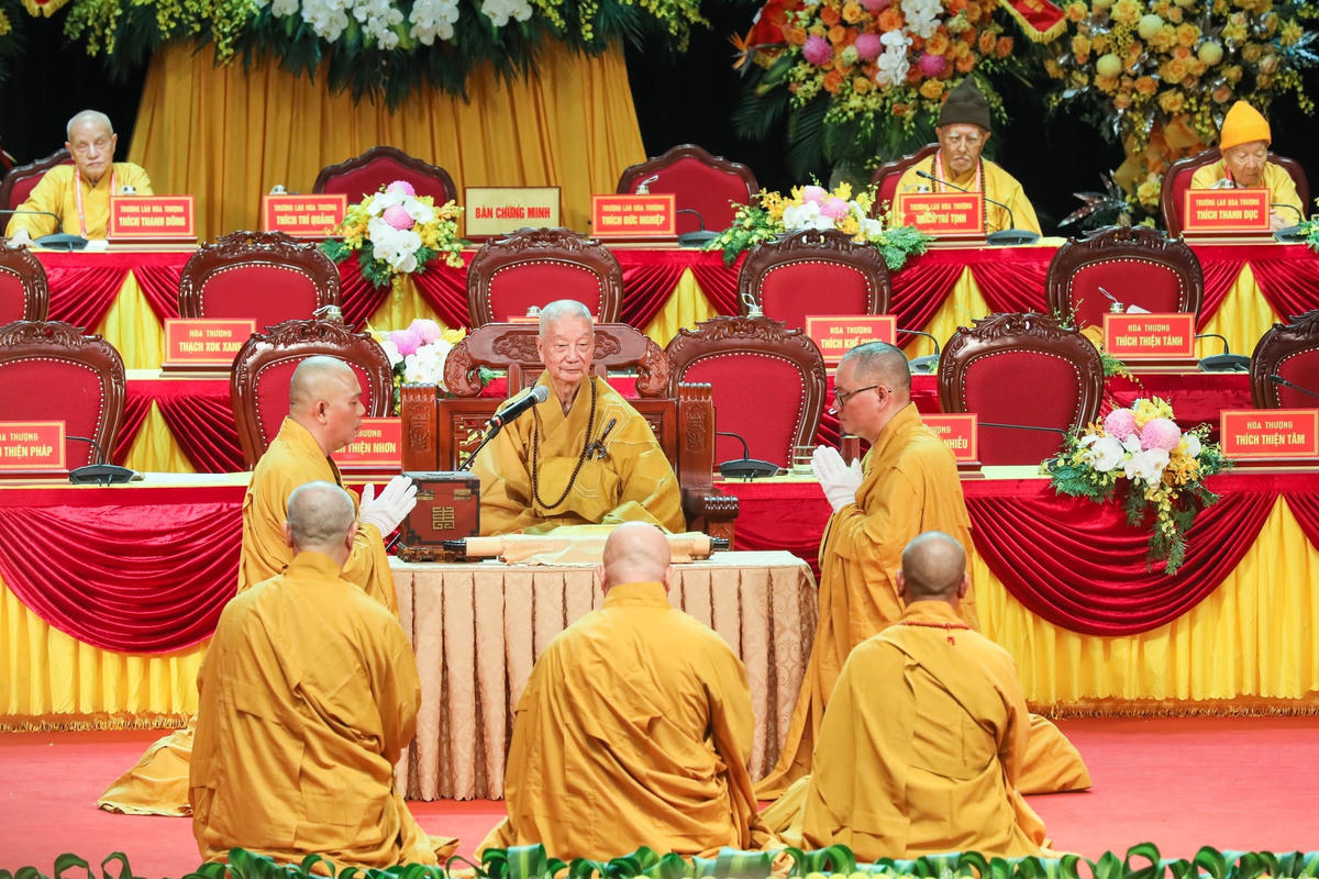 Nghi thức suy tôn Đức Pháp chủ Giáo hội Phật giáo Việt Nam.
