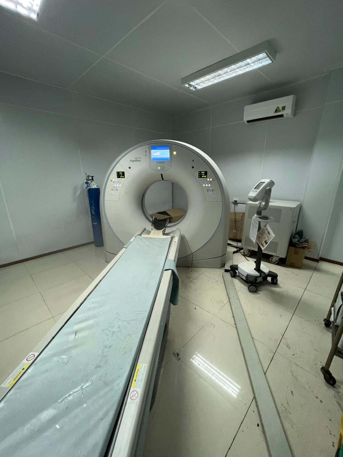 Máy CT scanner 32 lát cắt tại Bệnh viện Đa khoa khu vực Quảng Nam.
