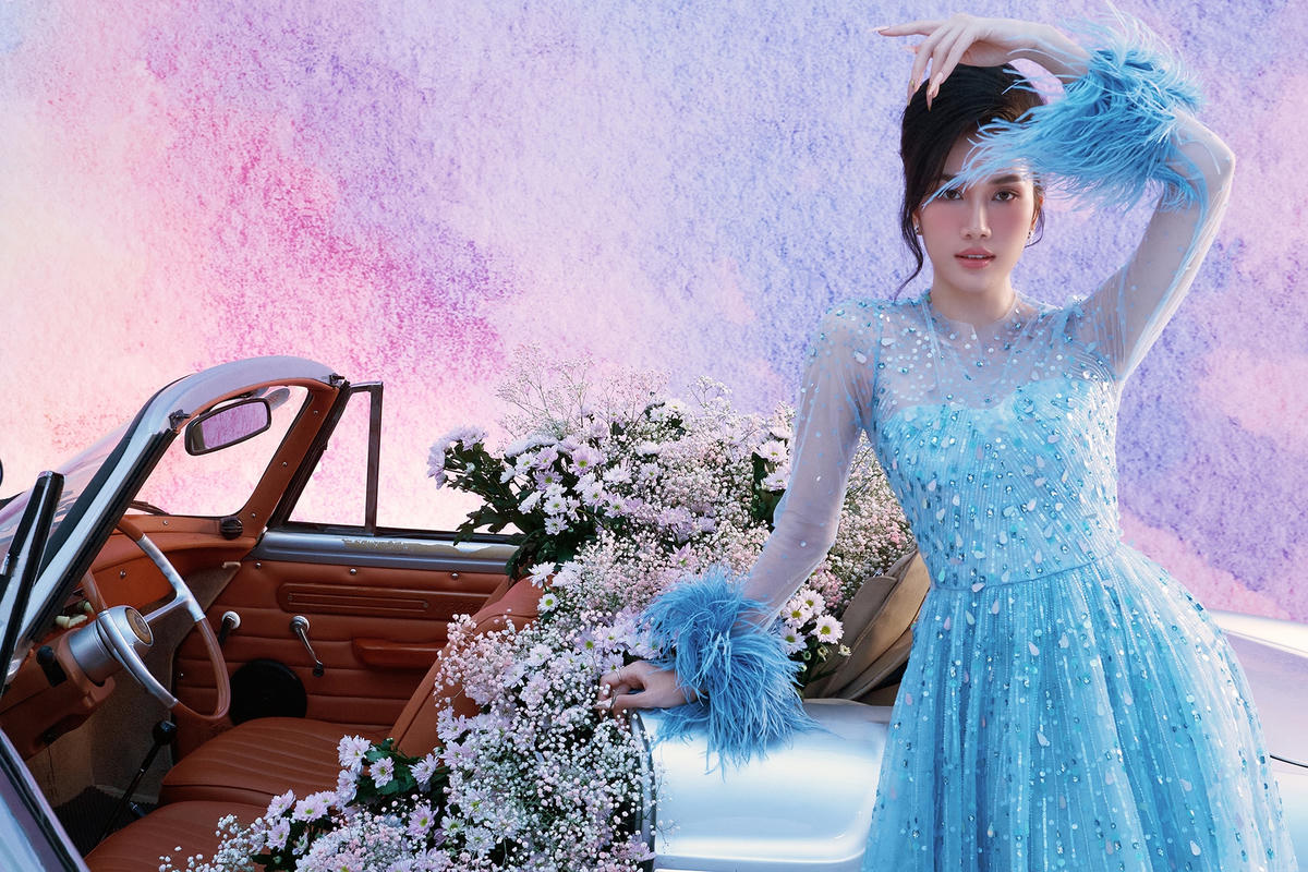 Phương Anh được đánh giá là nàng hậu có thân hình đẹp nhất nhì showbiz Việt.