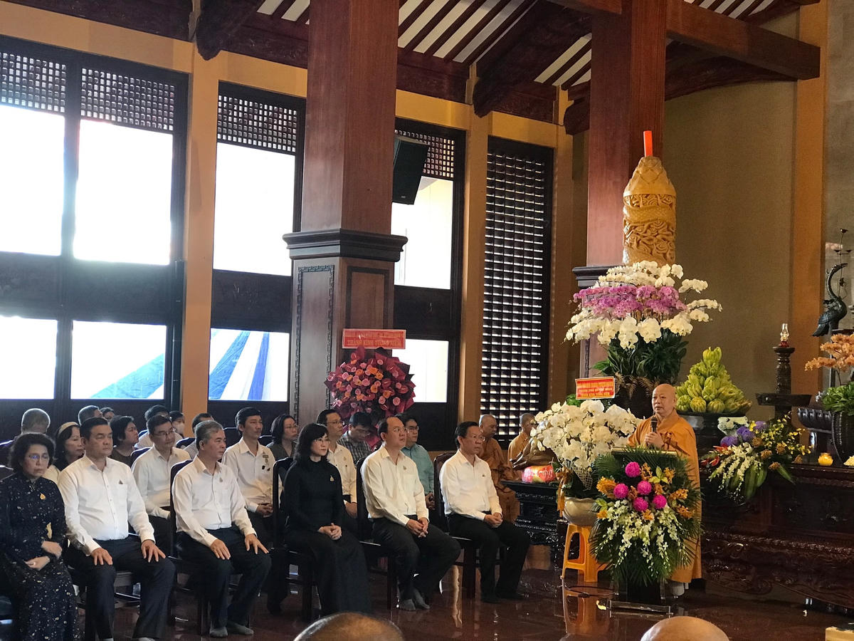 Đại diện lãnh đạo TP HCM đến dự đại lễ tưởng niệm. (Ảnh: A.Đức).