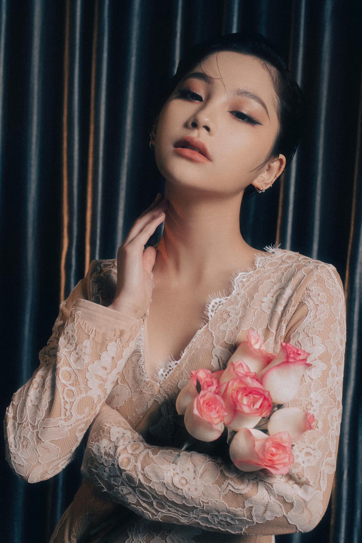 Trước khi xuất hiện trong “Thương ngày nắng về”, Thu Hà ghi dấu với vai diễn đầu tiên trong web drama “Phòng trọ kỳ quặc”.