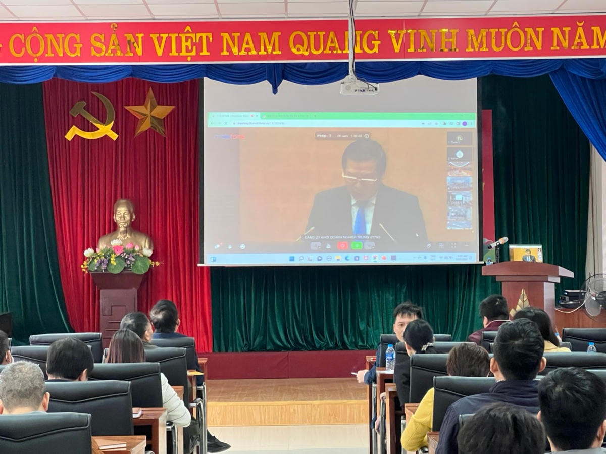 Điểm cầu tại Đảng bộ Công ty Thuốc lá Bắc Sơn.