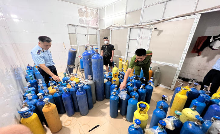 Tang vật bị lực lượng chức năng thu giữ. Ảnh: Công an TP Hà Nội.