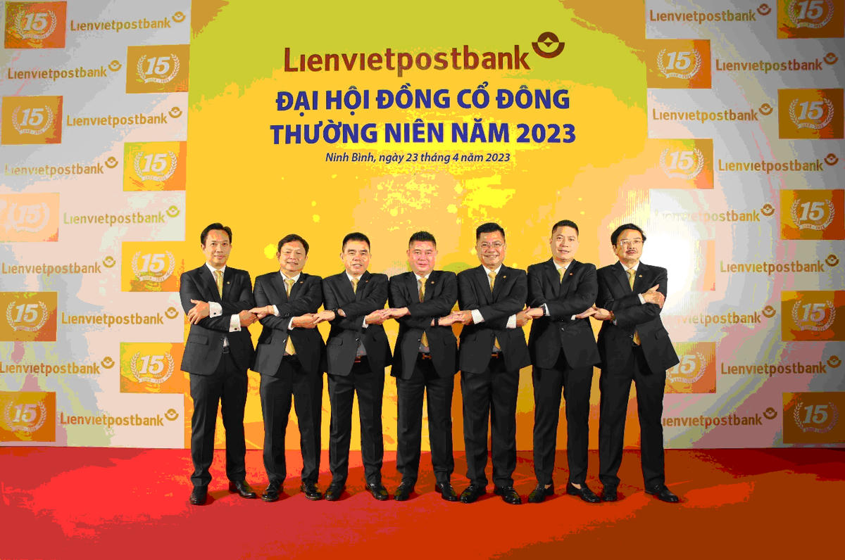 Ra mắt HĐQT của LPB tại ĐHĐCĐ 2023.
