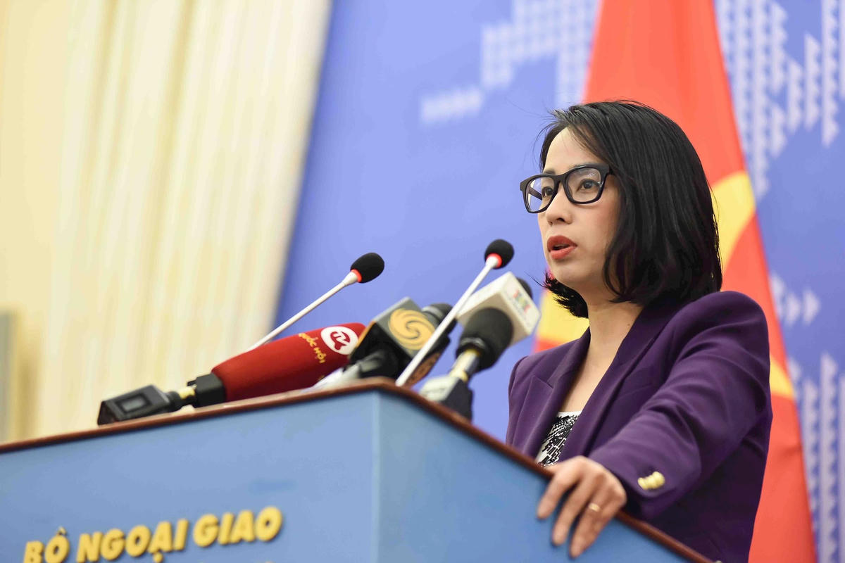 Người Phát ngôn Phạm Thu Hằng