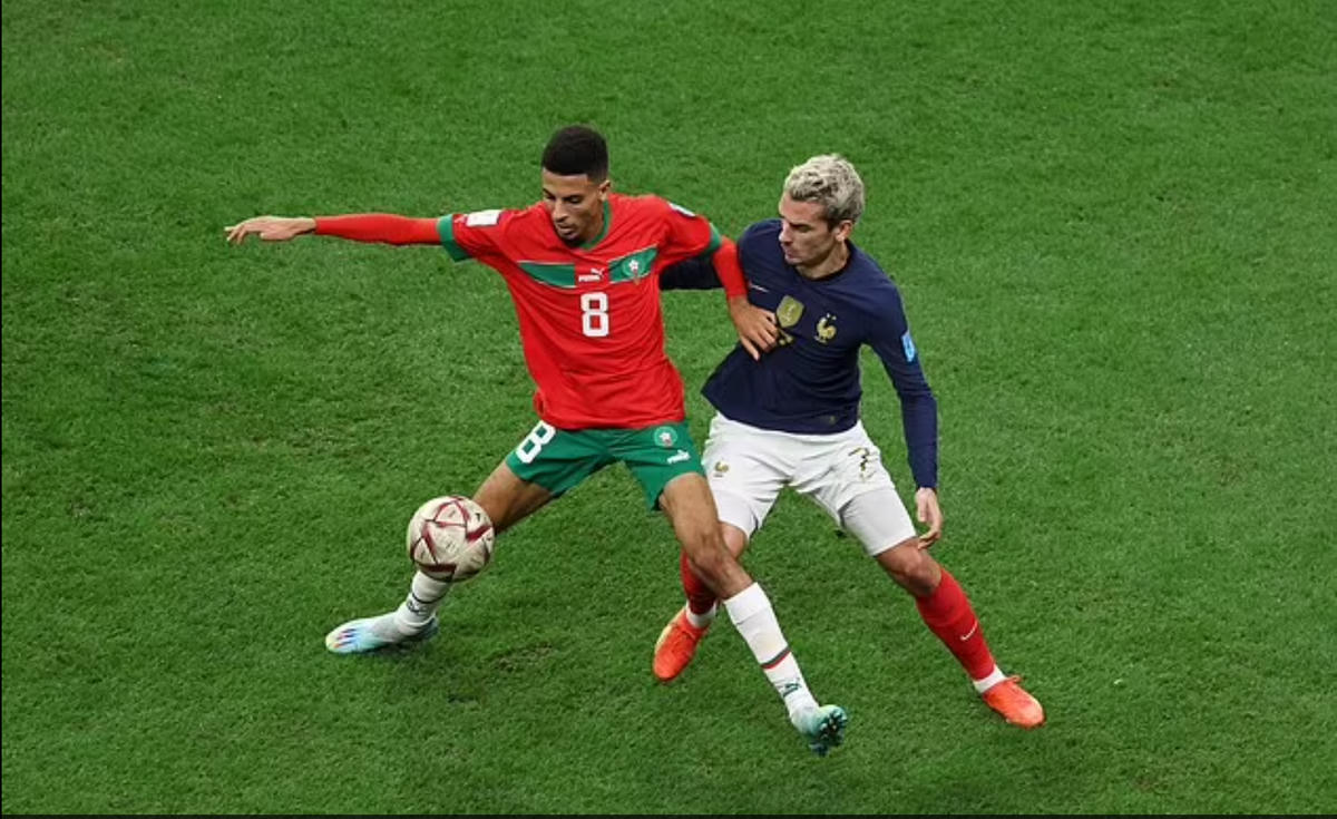 Cầu thủ Griezmann thực hiện một pha đi bóng tuyệt vời để kiến tạo cho cầu thủ Theo Hernandez ghi bàn. Ảnh: Getty.