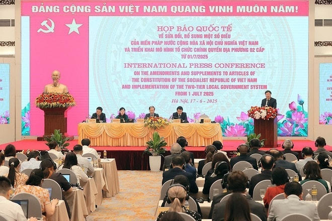 vna-potal-hop-bao-quoc-te-ve-viec-sua-doi-bo-sung-mot-so-dieu-cua-hien-phap-nuoc-cong-hoa-xa-hoi-chu-nghia-viet-nam-8096304.jpg