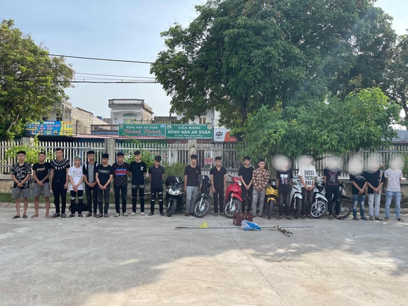 Nhóm thanh, thiếu niên tham gia vụ hỗn chiến tại xã Khánh Mậu.