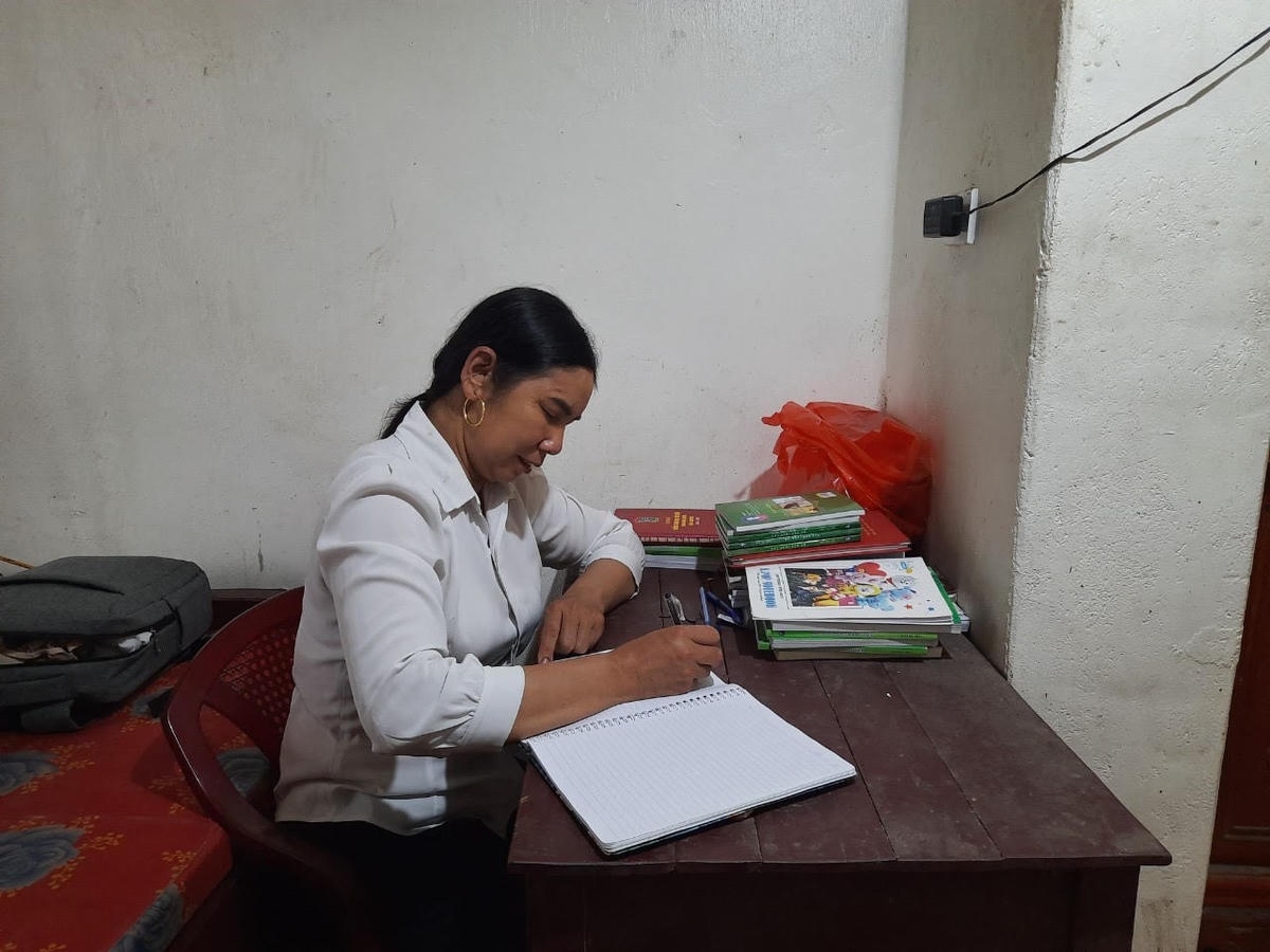 Đi làm từ thiện, gặp nhiều mảnh đời cơ cực, trái ngang bà Cao Thị Đào lại đưa lên trang viết. Ảnh: Xuân Ngọc