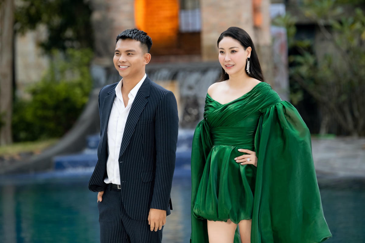 Nhờ sự hướng dẫn của siêu mẫu Hà Kiều Anh, huấn luyện viên Hưng Phúc, các thí sinh đã tập trung thời gian tập luyện trên đôi giày cao gót nhằm mang đến phần thi xuất sắc nhất.