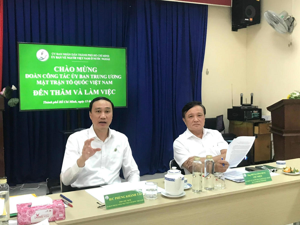 Phó Chủ tịch Phùng Khánh Tài phát biểu tại buổi làm việc với UBNVNƠNN TP HCM.