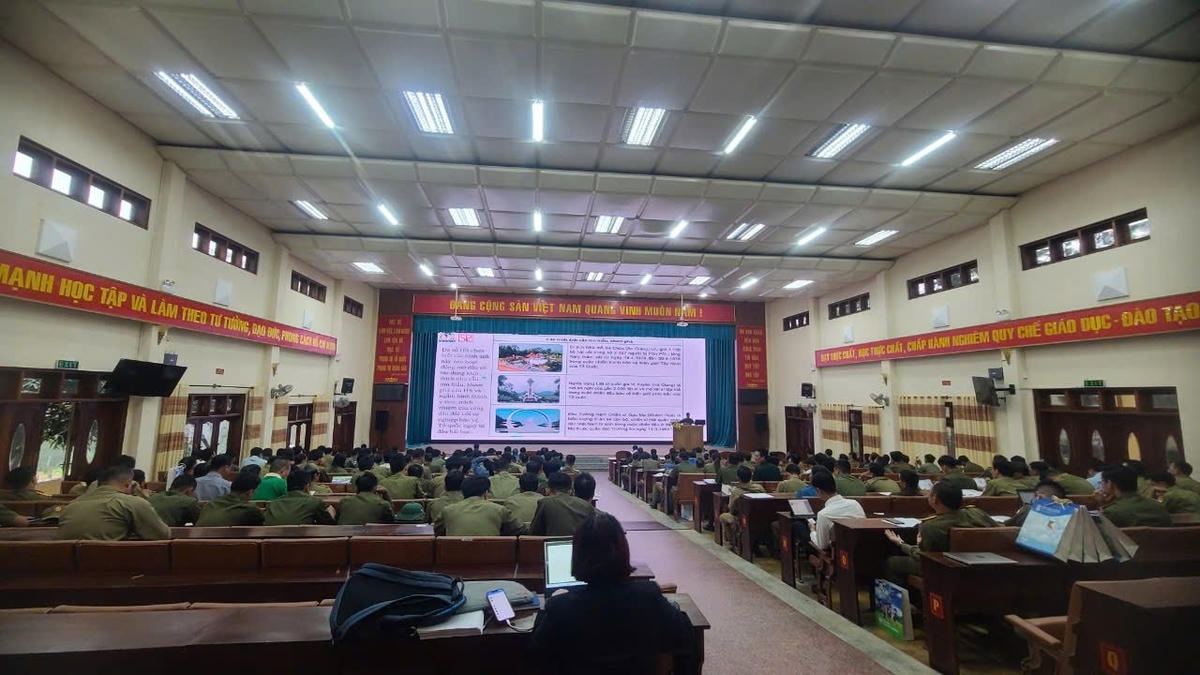 Tập huấn sử dụng sách Giáo dục quốc phòng và an ninh 12 (bộ sách Cánh Diều) khu vực phía Nam.