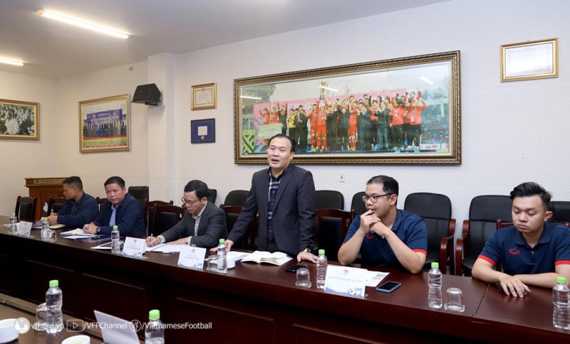 Họp triển khai công tác an ninh, an toàn trận bán kết lượt về AFF Cup. Ảnh: VFF.