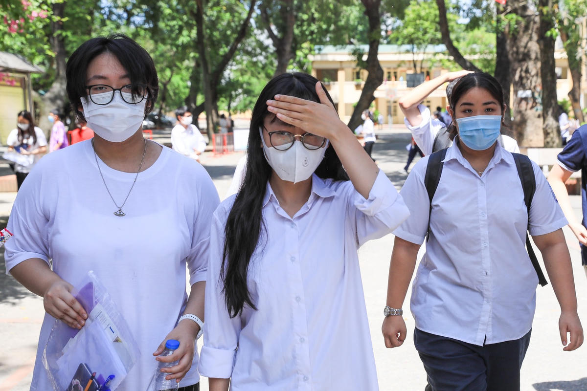 Thí sinh dự thi vào lớp 10 năm học 2022- 2023 tại Hà Nội (ảnh Phạm Quang Vinh) 