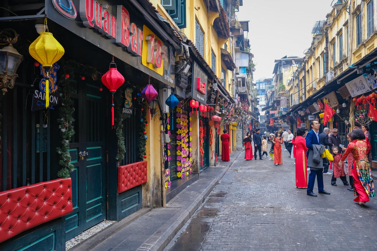 Ngắm Hà Nội bình yên trong ngày đầu năm mới