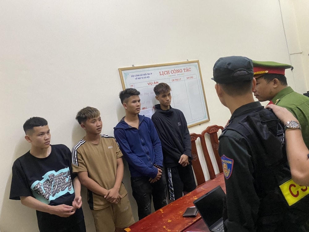4 đối tượng tại cơ quan điều tra.