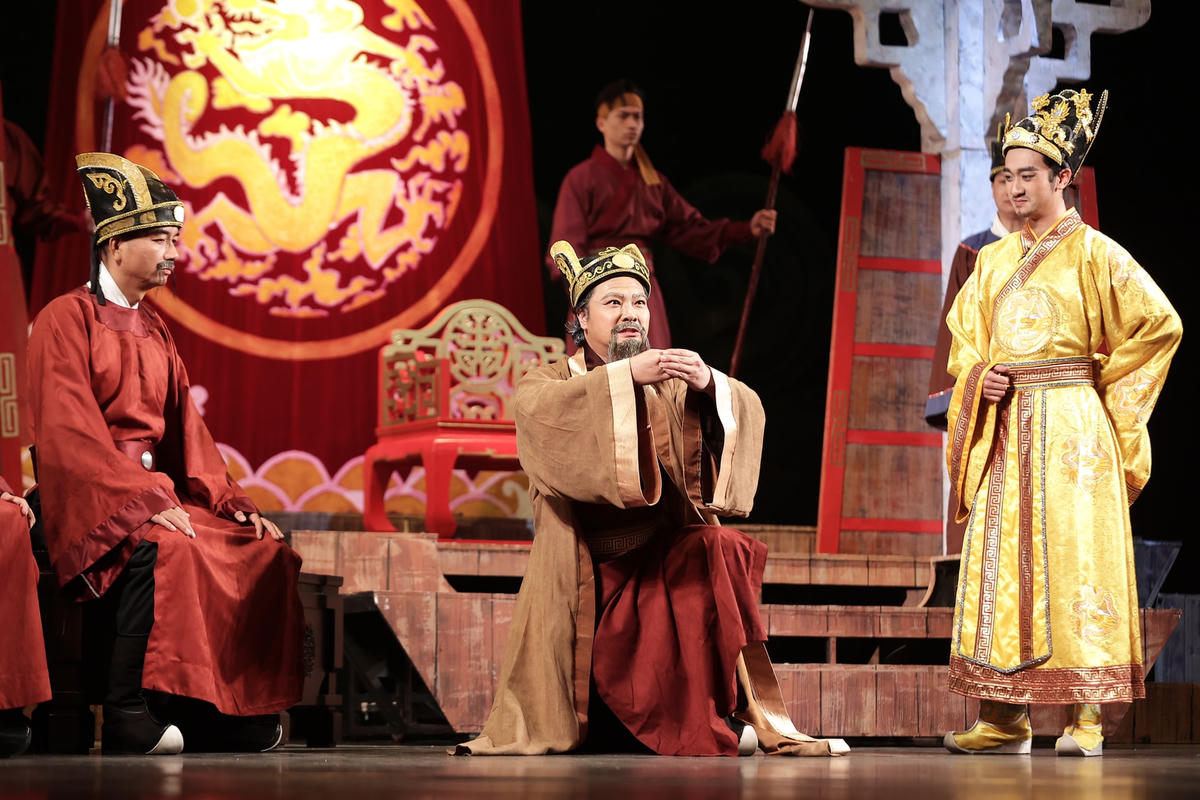 Cảnh trong vở “Thiên mệnh”.