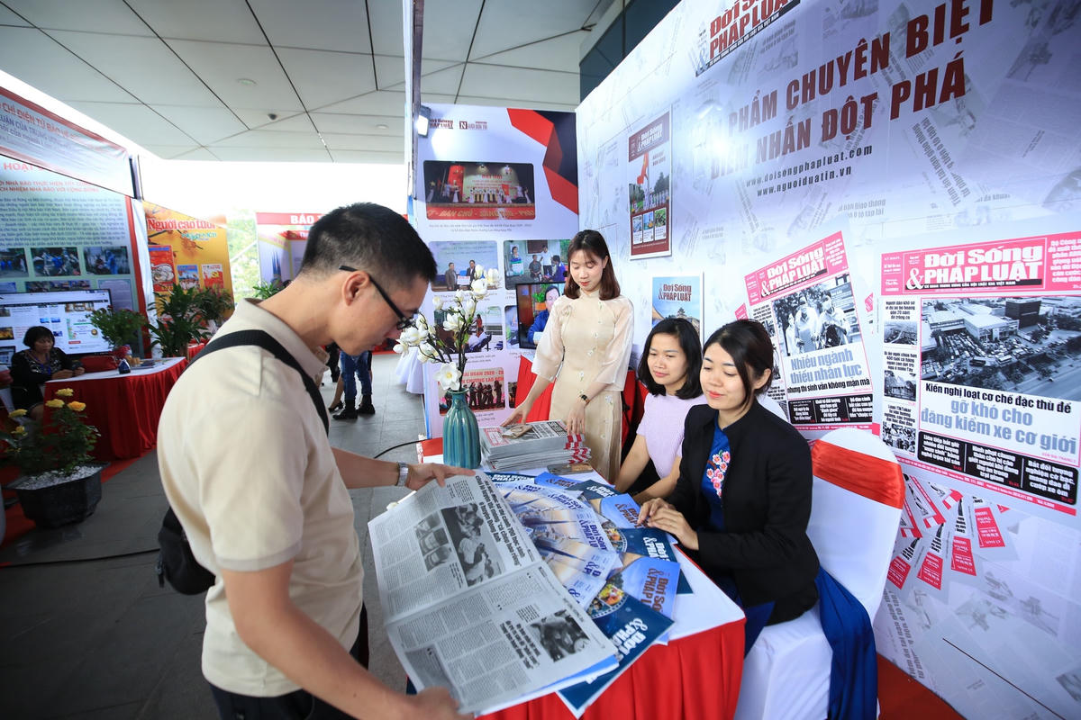 Đây cũng là dịp để biểu dương, động viên những cống hiến của các cá nhân, tổ chức, doanh nghiệp có nhiều đóng góp tích cực vào sự nghiệp báo chí cách mạng Việt Nam.