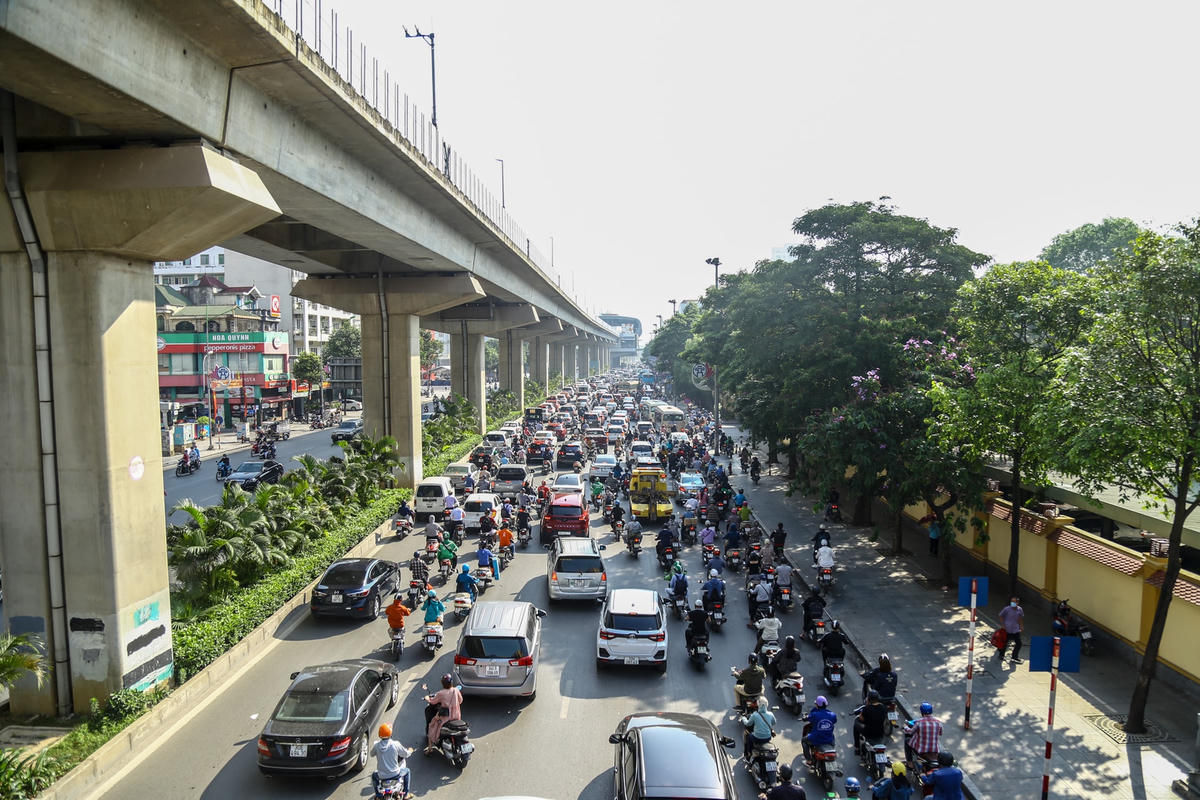 Nhằm giảm tải ùn tắc giao thông, Sở GTVT Hà Nội tổ chức lại giao thông tại các nút giao.