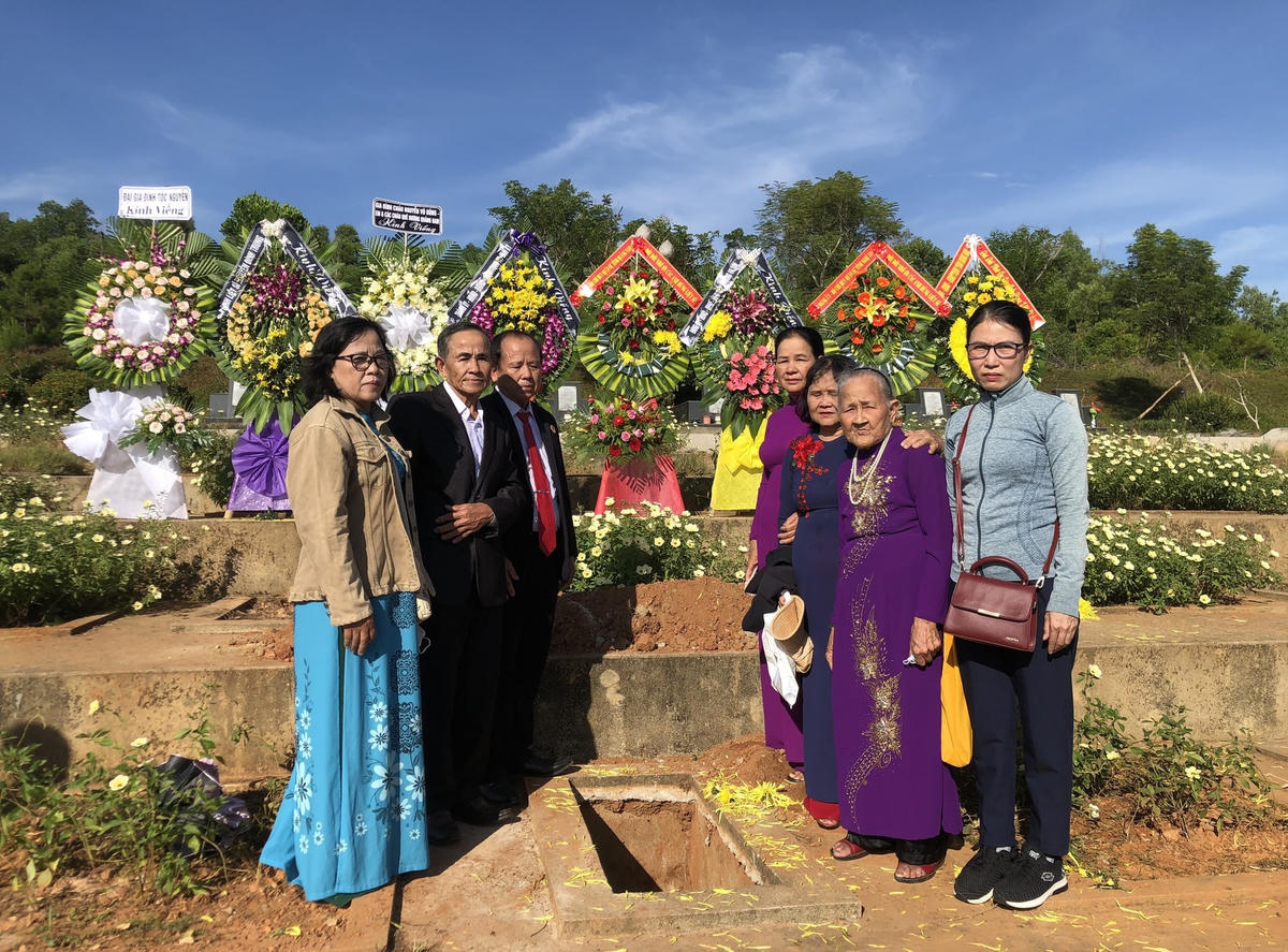 Nơi an táng hài cốt liệt sĩ Nguyễn Đình Trung.