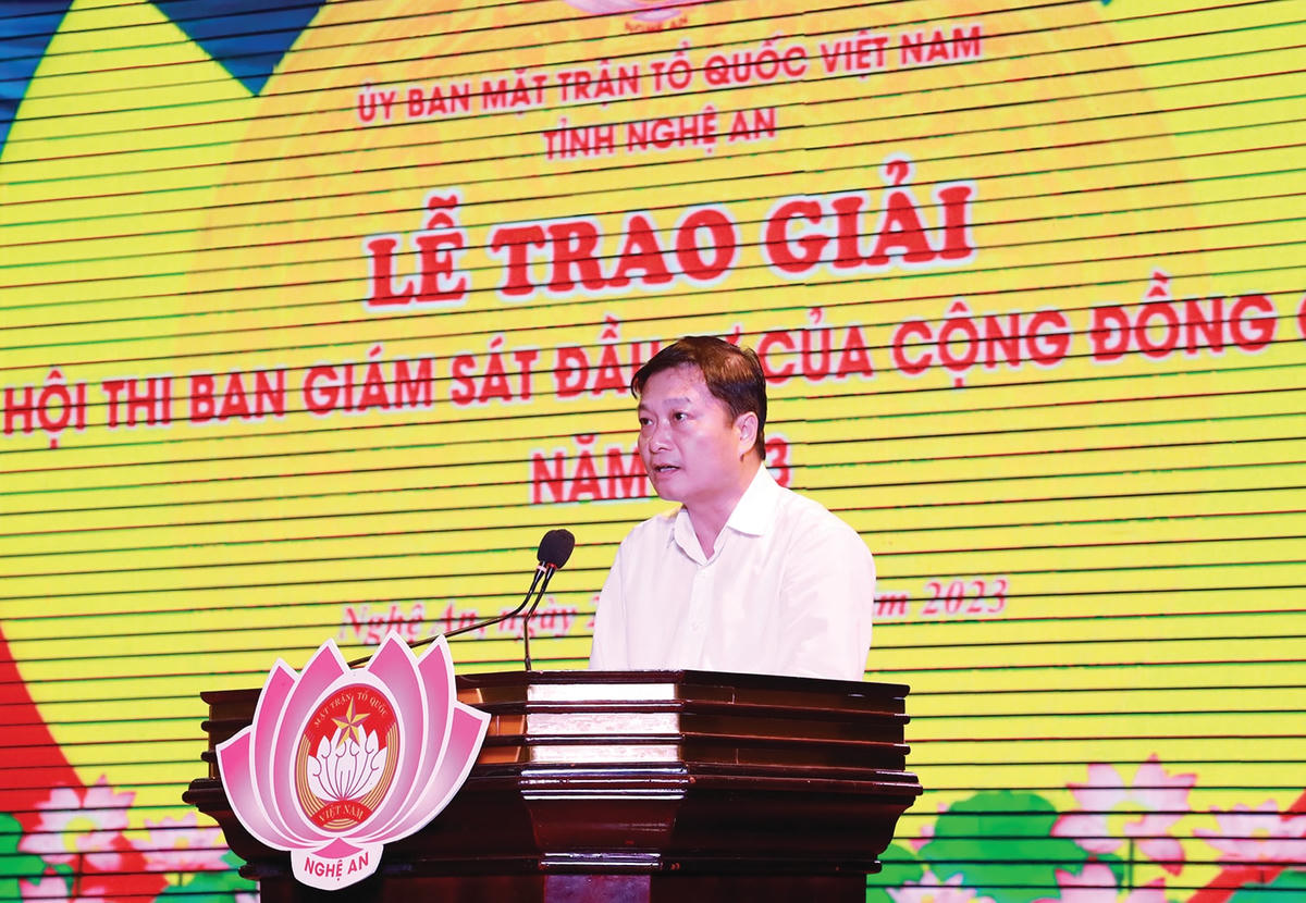 Ông Lê Hồng Vinh, Phó Chủ tịch Thường trực UBND tỉnh Nghệ An phát biểu bế mạc hội thi "Ban giám sát đầu tư của cộng đồng giỏi" năm 2023. Ảnh: Điền Bắc
