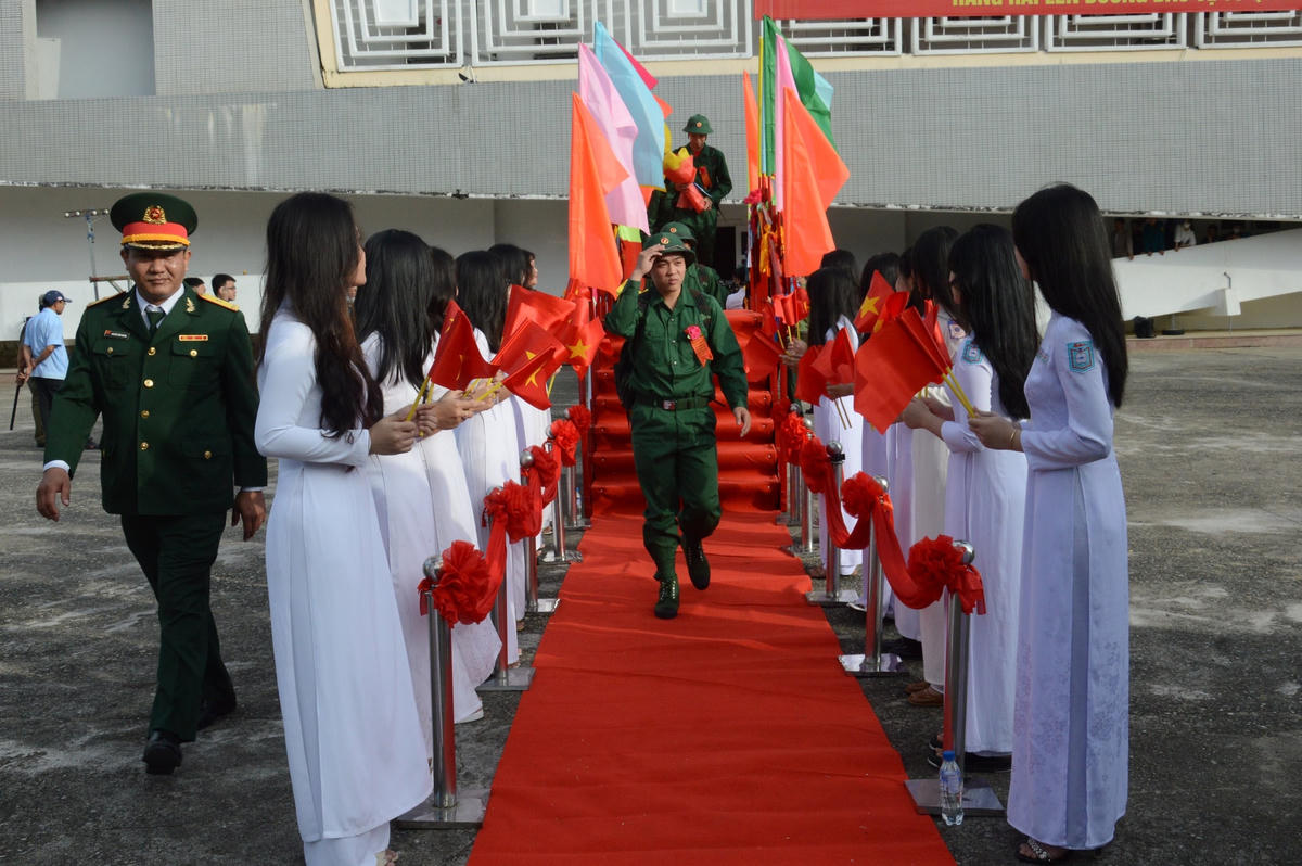 Thanh niên Quảng Ngãi lên đường nhập ngũ. (Ảnh minh họa).
