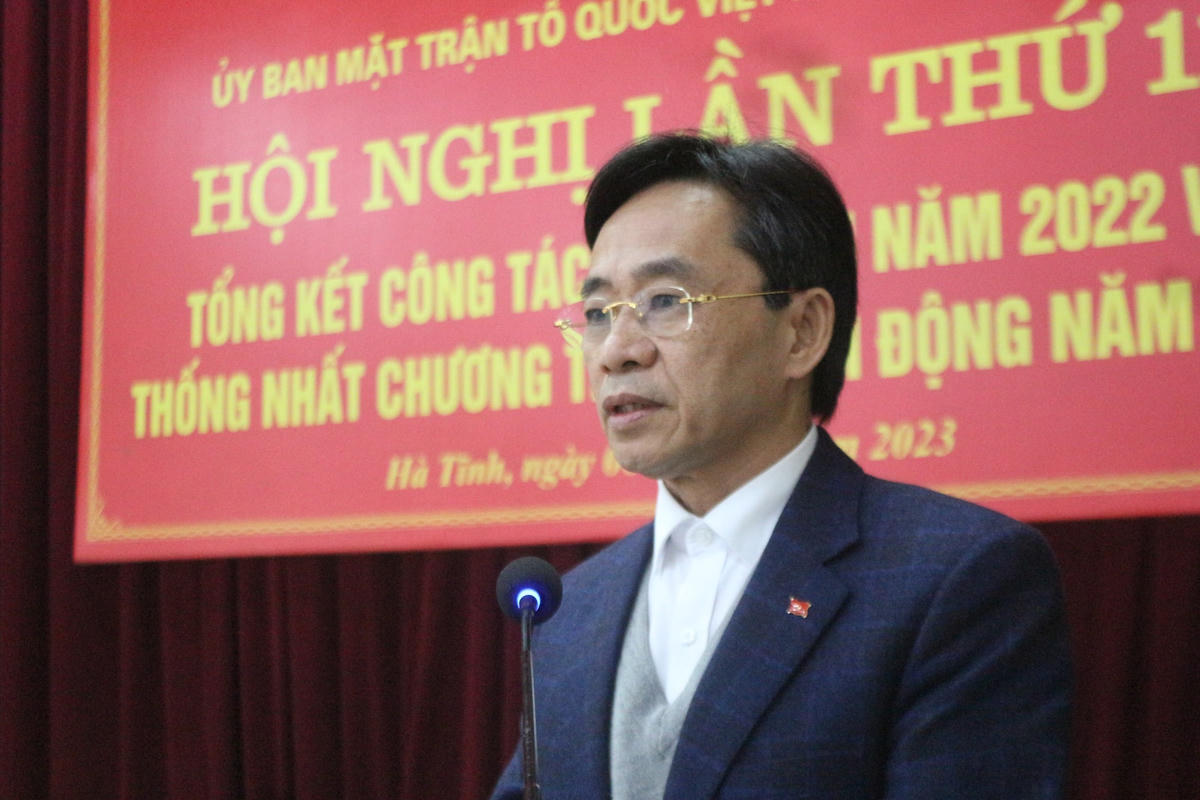 “Cán bộ Mặt trận các cấp trong năm qua hết sức tâm huyết, trách nhiệm, bám sát nhiệm vụ chính trị của tỉnh” - Phó Bí thư Thường trực Tỉnh ủy Hà Tĩnh Trần Thế Dũng nhấn mạnh