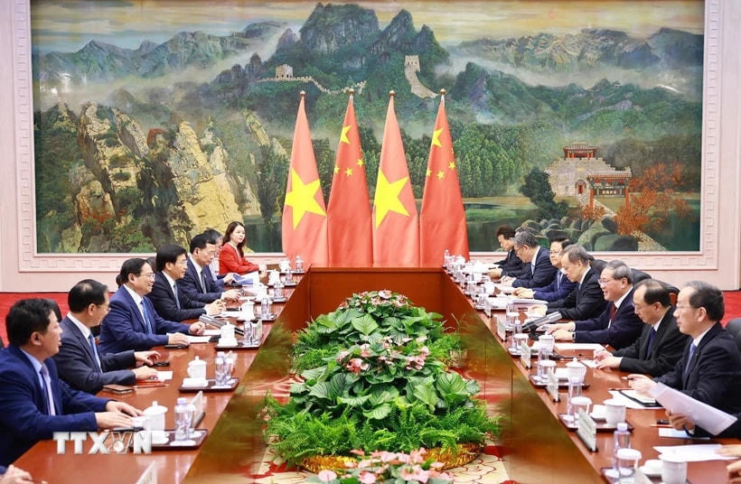 Thủ tướng Phạm Minh Chính hội đàm với Thủ tướng Trung Quốc Lý Cường. (Ảnh: Dương Giang/TTXVN)