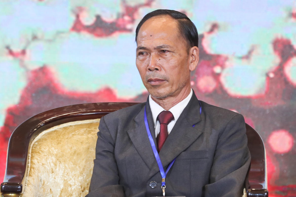 Đại biểu Trần Thanh Giang - Trưởng ban Công tác Mặt trận thôn 7, xã Tâm Thắng, huyện Cư Jút mang, tỉnh Đắk Nông giao lưu tại Hội nghị.