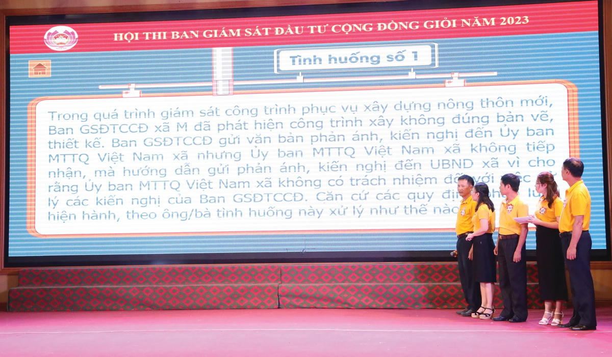 Phần thi Tình hướng của Đội thi phường Quán Bàu, TP Vinh. Ảnh Điền Bắc.