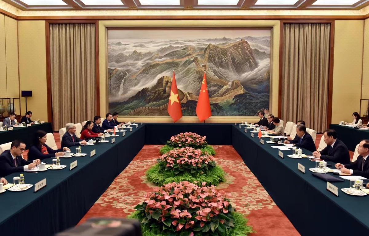  Quang cảnh cuộc Hội kiến.