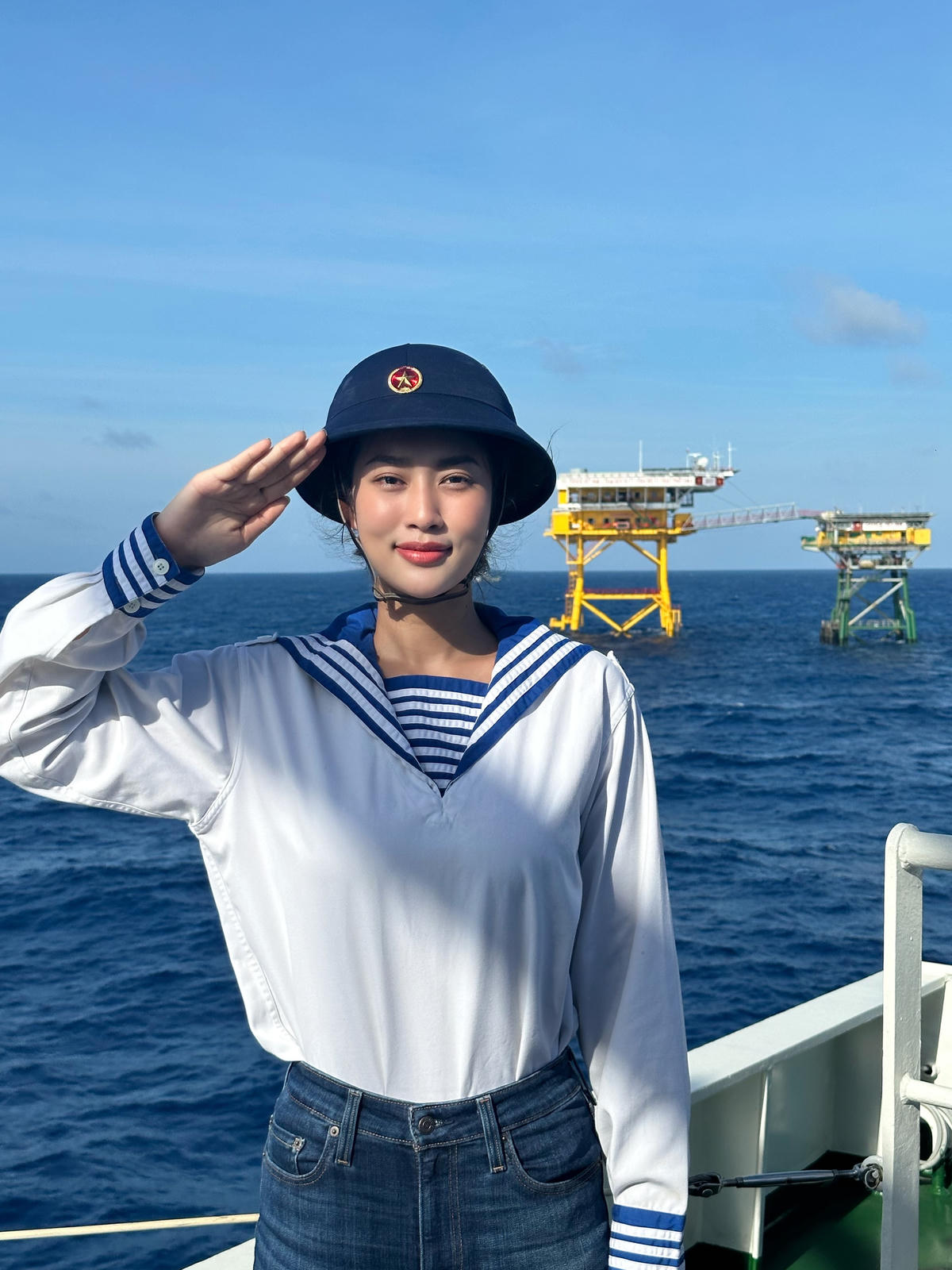 Đoàn Thiên Ân có hành trình đáng nhớ khi đến thăm quần đảo Trường Sa, tỉnh Khánh Hòa. 