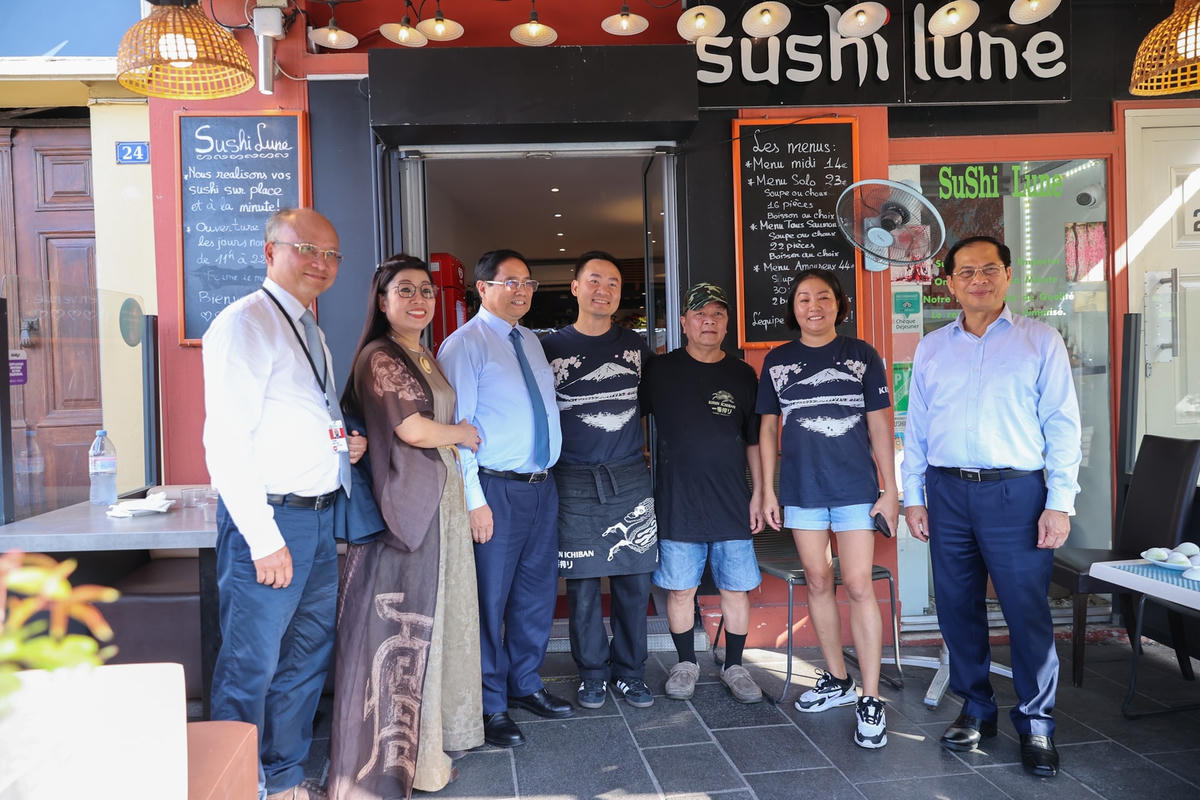 Thủ tướng Phạm Minh Chính thăm gia đình kiều bào tại Pháp- Ảnh 2.