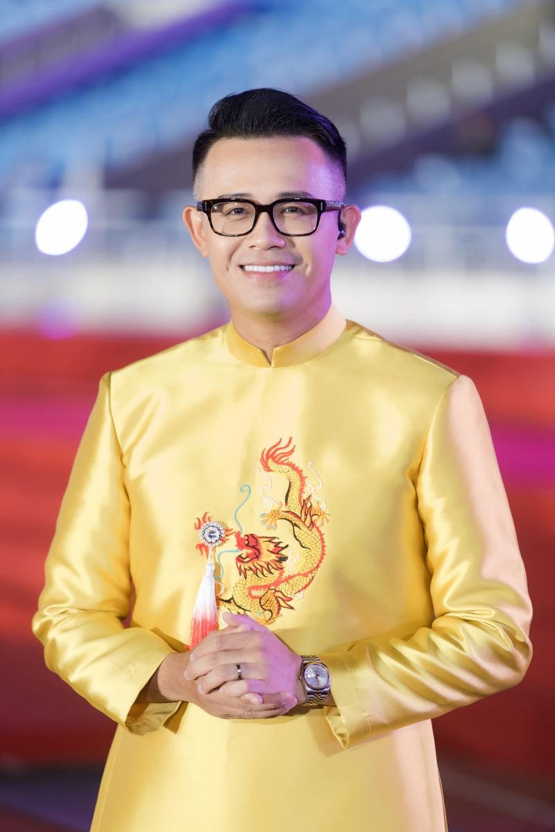 MC Đức Bảo: Trống ngực tôi hơi nghẹn ngào vì tự hào. Ảnh: NVCC.