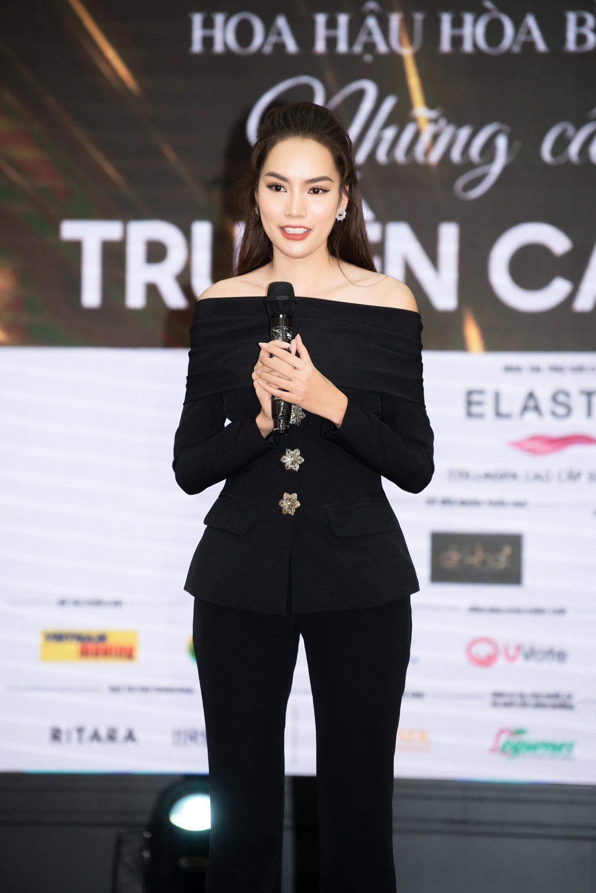 Còn thí sinh Lê Hoàng Phương mang đến những minh chứng cụ thể cho dự án của mình. Bản thân cô nàng đã từng được tham gia vào các dự án thiện nguyện, cộng đồng và hiện là đại sứ của dự án "Chạy vì trái tim" từ năm 2019 đến nay. Chính điều đó mà cô hiểu được nỗi đau, những thiếu sót của trẻ em nên cô mong muốn được làm nhiều điều tốt lành đến các em nhỏ. Hoàng Phương mong muốn khi đến với Miss Grand Vietnam - Hoa Hậu Hòa Bình Việt Nam 2023 cô có thể dùng sức mình thông qua những bản thiết kế do chính tay mình vẽ ra để xây dựng những ngôi nhà, những mái ấm dành cho những người vô gia cư. 