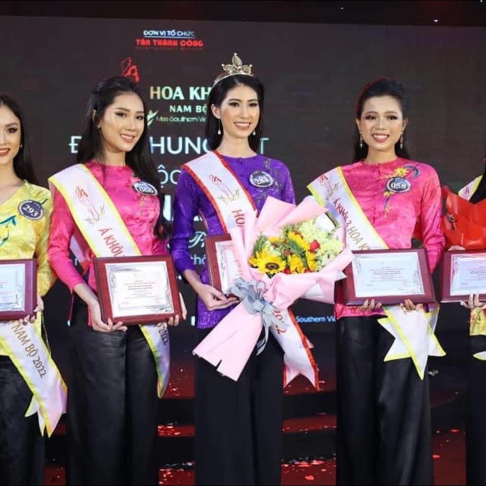 Chiến thắng của Kiều Nhung làm nức lòng fan sắc đẹp trong nước. Trên một vài hội nhóm, công chúng đồng loạt khen ngợi sắc vóc của Tân Hoa khôi Nam Bộ 2022.