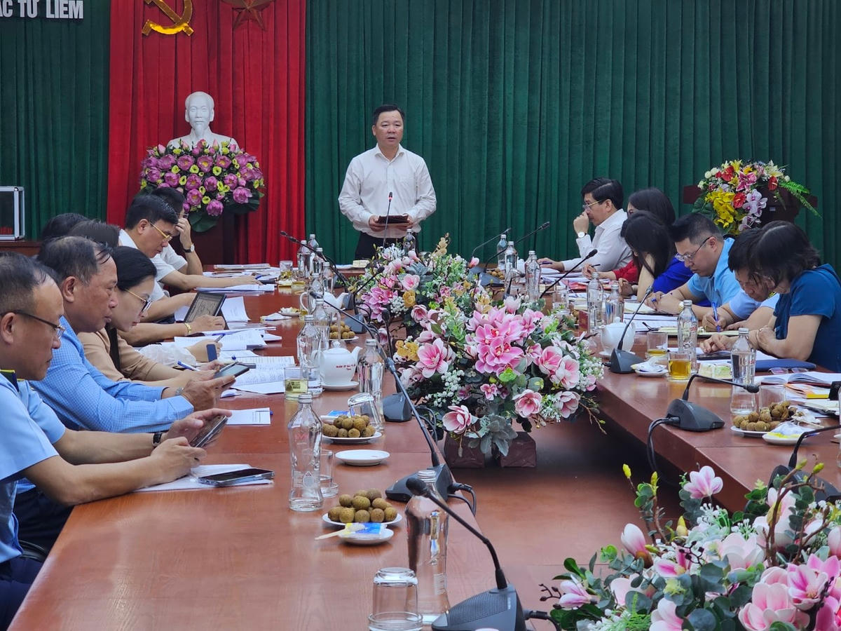 Quang cảnh buổi làm việc.