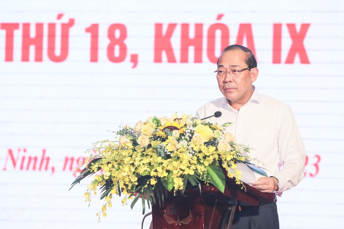 Phó Chủ tịch Hoàng Công Thủy phát biểu tại Hội nghị. Ảnh: Quang Vinh.