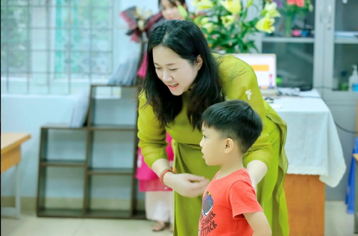 Giáo viên sẽ được tăng thu nhập khi cải cách tiền lương. Ảnh minh họa.