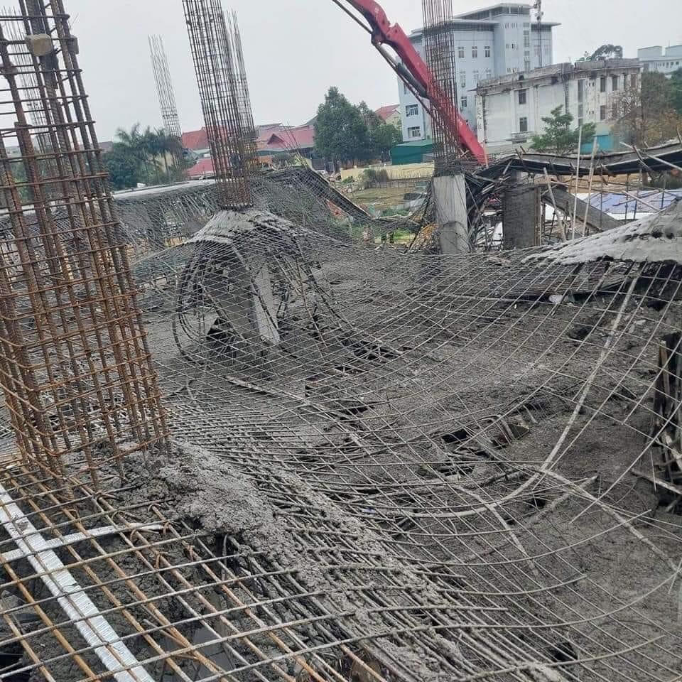 May mắn không có công nhân bị thương.