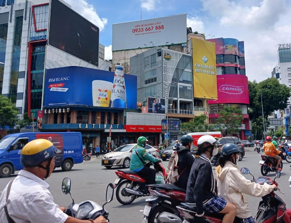 TPHCM muốn có quy hoạch quảng cáo ngoài trời để dễ dàng quản lý, đồng thời tránh quảng cáo tự phát, lộn xộn, mất mỹ quan đô thị.