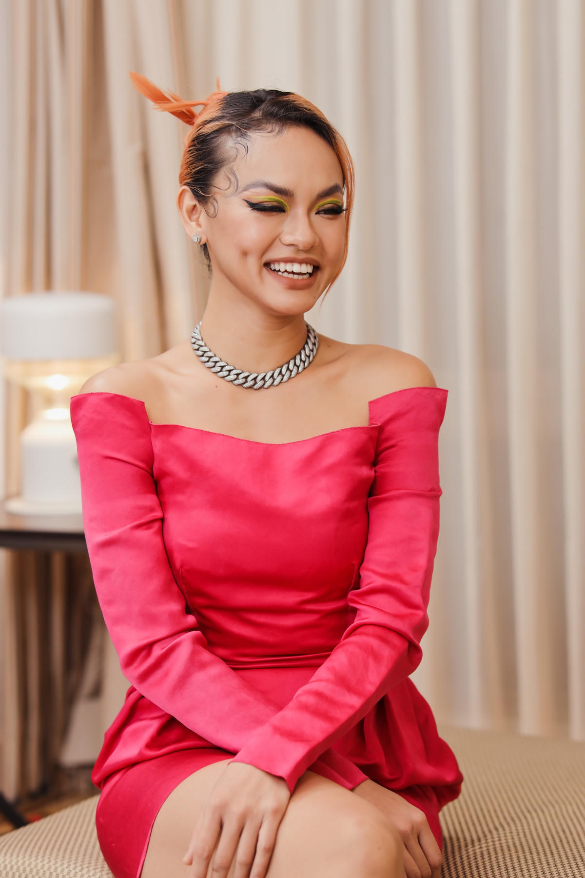 Là khách mời chương trình "Gõ cửa trái tim", Mai Ngô lần đầu tiết lộ những câu chuyện kinh khủng trong cuộc đời.