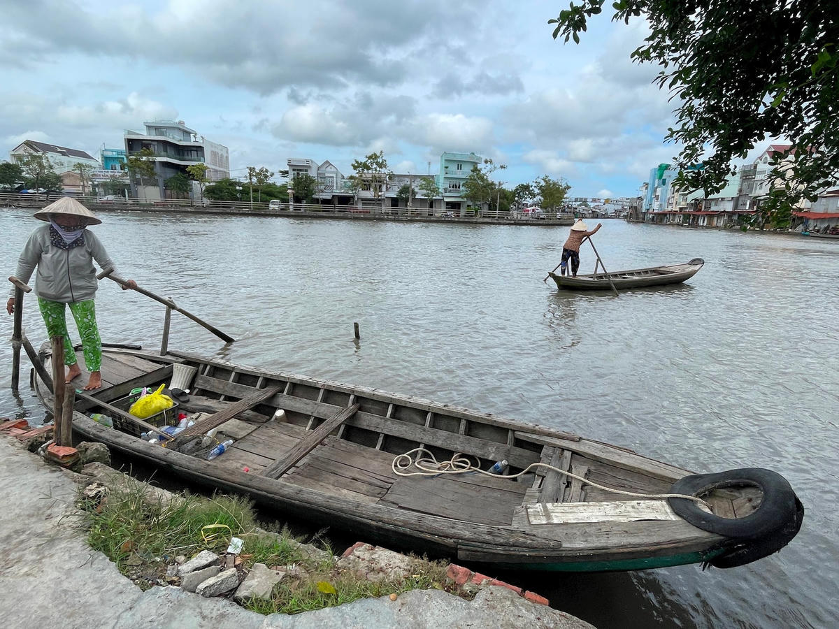 Ảnh 3-Trăm năm chợ nổi thương hồ