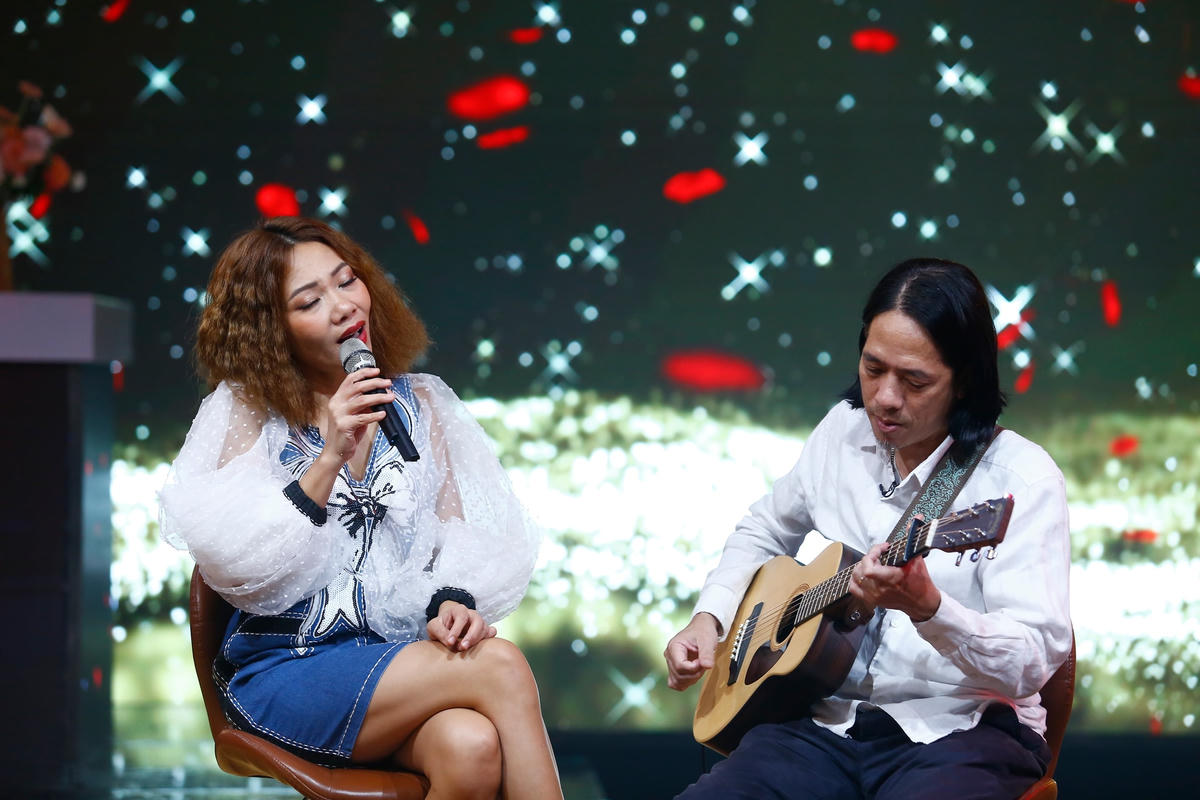 Âm nhạc là sợi dây kết nối các nấc thang về ca sĩ Trần Thu Hà.